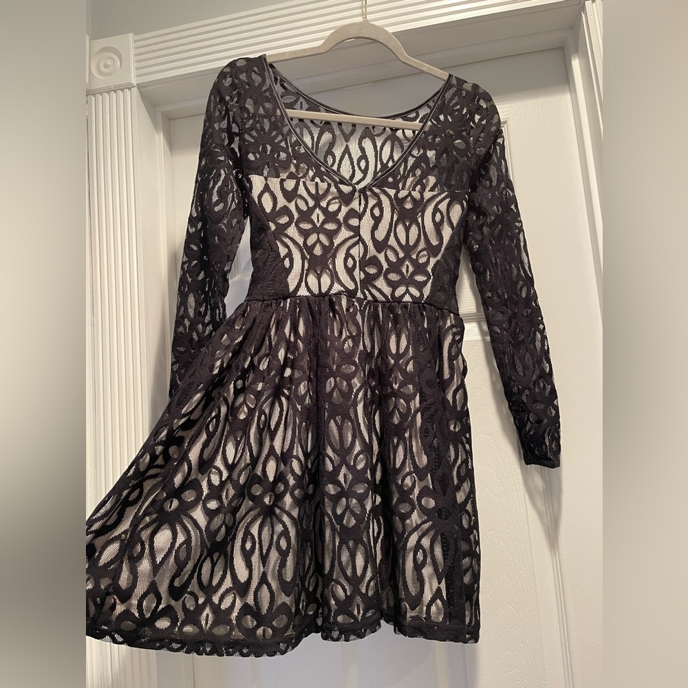 Lipsy London black lace cocktail/party dress size 4